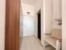 Korytarz, szafa.