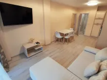Telewizor i kanapa