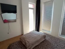 telewizor na ścianie