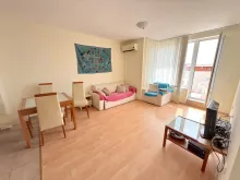 Salon z wyjściem na taras