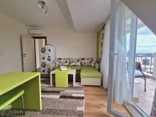 Viola | Trzypokojowe mieszkanie w Nesebyrze: salon, kuchnia