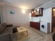 Sofa i kuchnia