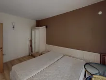 Mieszkanie posiada umeblowaną sypialnię
