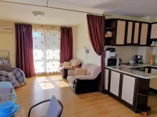 Flores Park | Trzypokojowe mieszkanie: Salon, kuchnia