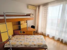 Łóżko dziecięce w sypialni