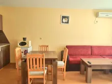 Część kuchenna i sofa