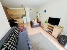sofa i telewizor