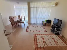 Telewizor i sofa