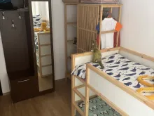 Łóżeczko dziecięce w sypialni