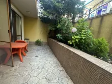 na parterze z własnym zielonym ogródkiem o powierzchni 12 m²