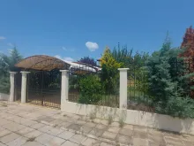 Ogrodzenie i garaż