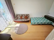 meble wypoczynkowe w pokoju