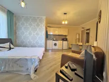 komfortowy podział na salon, kuchnię i sypialnię