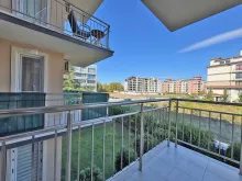 balkon z widokiem na miasto