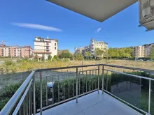 balkon z widokiem na miasto