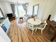 Stół jadalny w pokoju