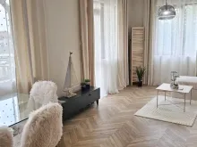 Okna w pokoju