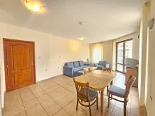 stół i sofa