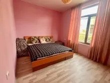 Łóżko w pierwszej sypialni