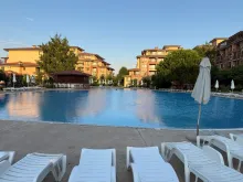 Basen na terenie kompleksu
