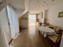 Now Izgrev | Trzypokojowy apartament nad morzem z częściowym widokiem na morze w Sweti Włas