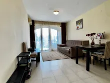 sofa w pokoju