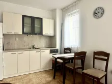 Melia 10 | Dwupokojowy apartament w zadbanym kompleksie z basenem w Rawdzie