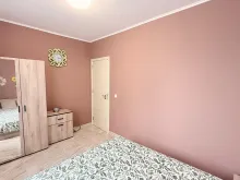 łóżko w sypialni