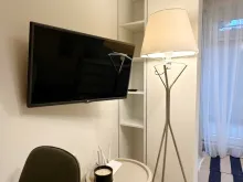 Telewizor na ścianie