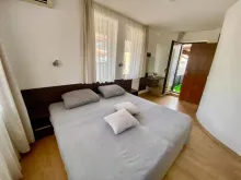 sypialnia z wyjściem na taras