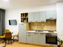 nowa zabudowa kuchenna z wyposażeniem