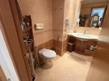 łazienka wc razem z wanną