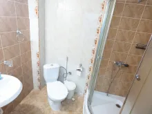 łazienka wc razem z kabiną natryskową