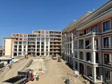 Green Fort Suits | Dwupokojowe mieszkanie nad morzem — nowoczesny apartament z panoramicznym widokiem
