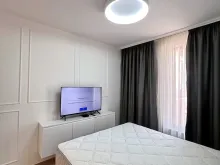 Łóżko dwuosobowe w sypialni