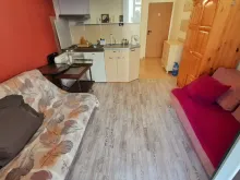 widok na salon i kuchnie