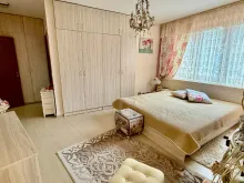 Rich 1 | Przestronny trzypokojowy apartament w pierwszej linii brzegowej w samym sercu wybrzeża Bułgarii