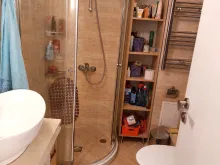 łazienka wc razem z kabiną natryskową