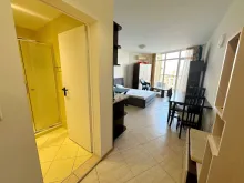 korytarz i widok na salon