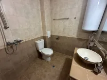 łazienka wc razem z prysznicem