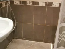 łazienka wc razem z prysznicem