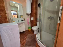 łazienka wc razem z kabiną natryskową
