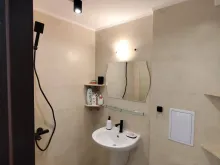 łazienka wc razem z prysznicem