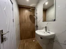 łazienka wc razem z prysznicem