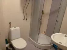 łazienka wc razem z kabiną natryskową