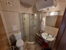 łazienka wc razem z prysznicem