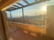apartament dwupokojowy z panoramicznym tarasem i widokiem na morze w Świętym Własie