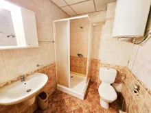 łazienka wc razem z kabiną natryskową