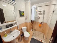 łazienka wc razem z kabiną natryskową