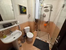 łazienka wc razem z kabiną natryskową